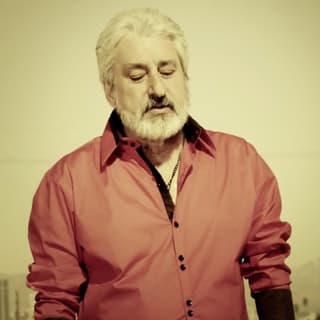 همین خوبه شادمهر عقیلی