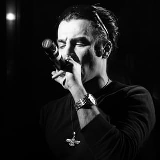 همینجا پیاده میشم 